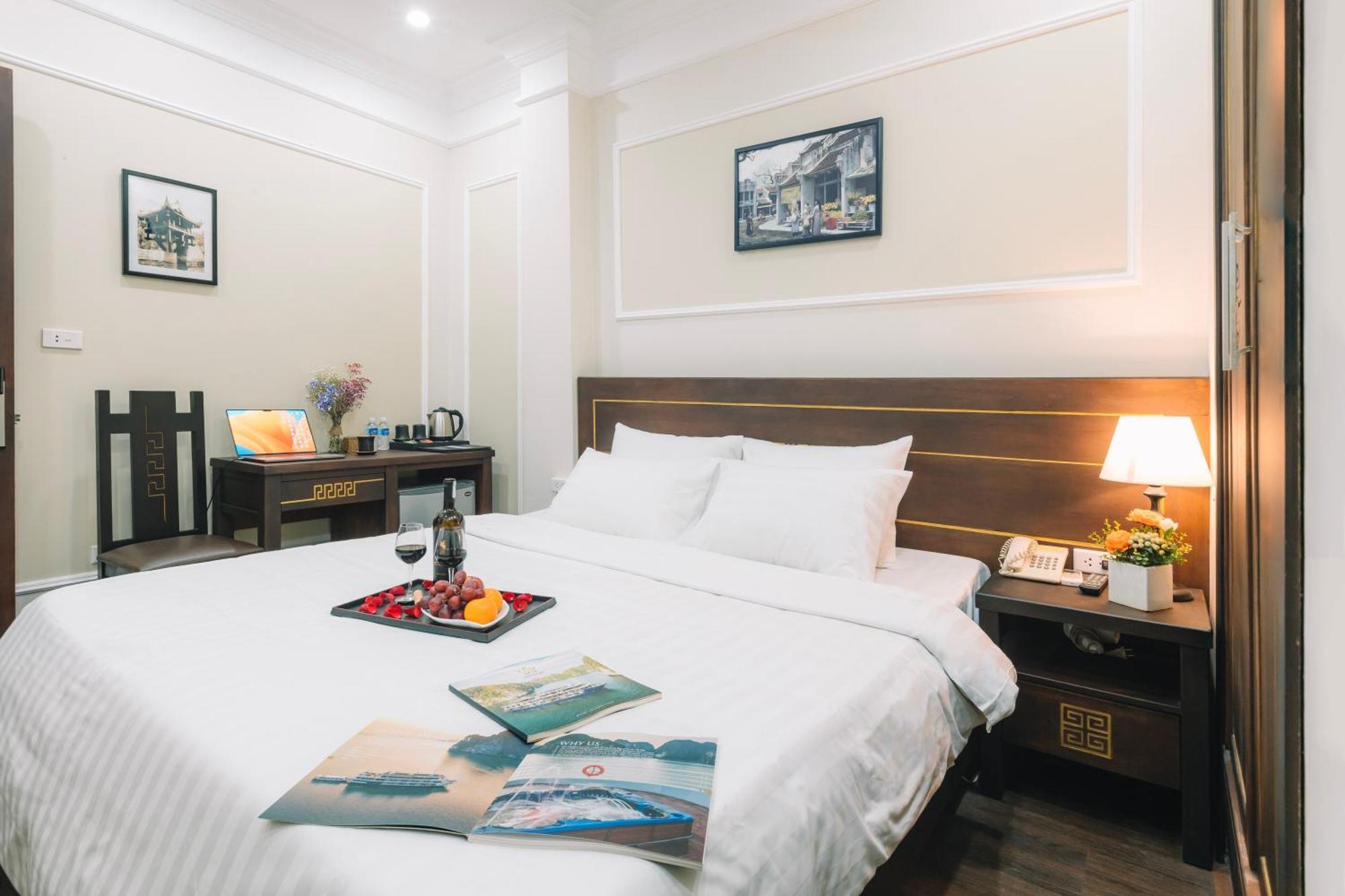 Ha Noi Lake View Hotel & Travel Hanoi Bagian luar foto