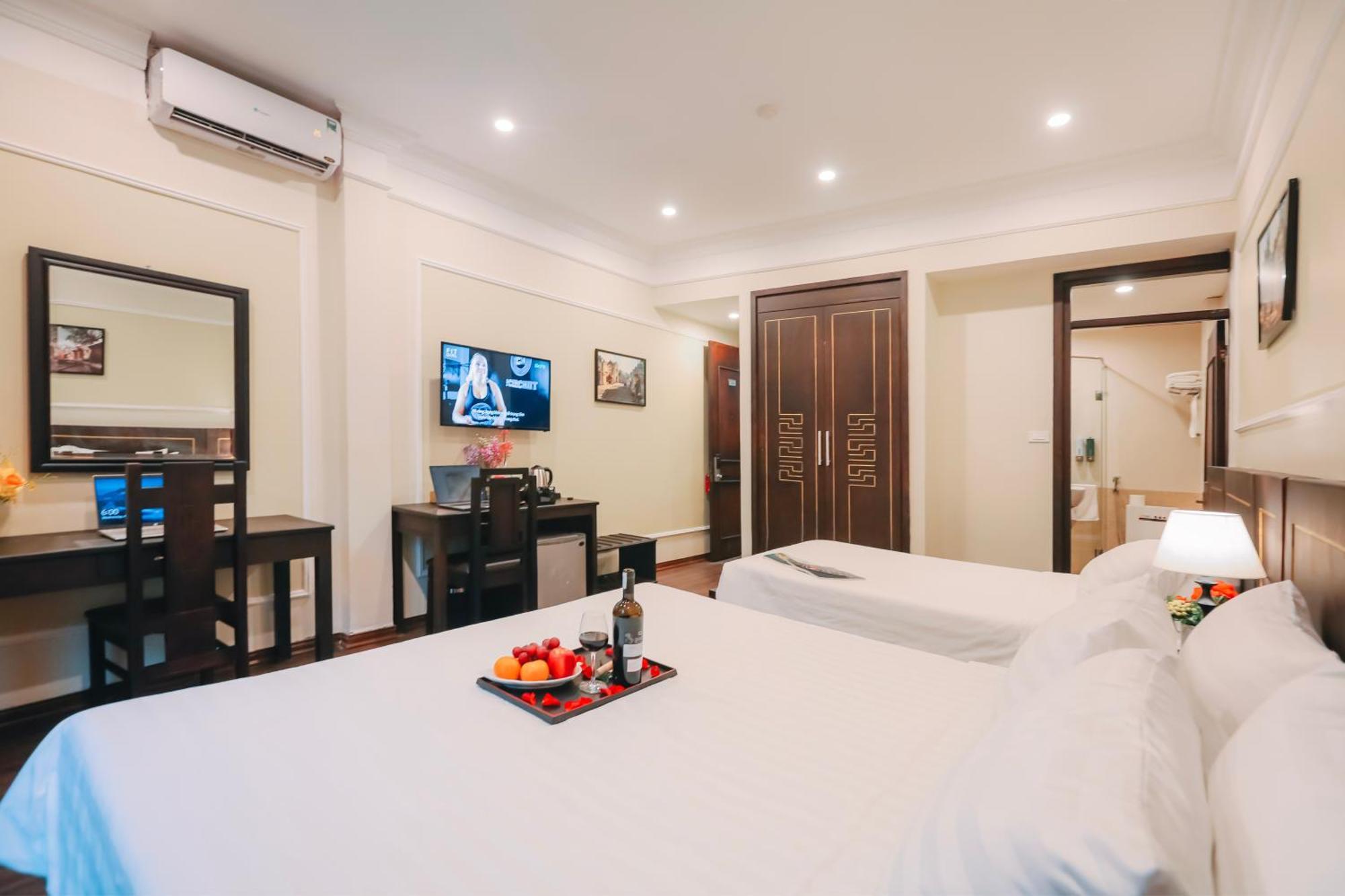 Ha Noi Lake View Hotel & Travel Hanoi Bagian luar foto