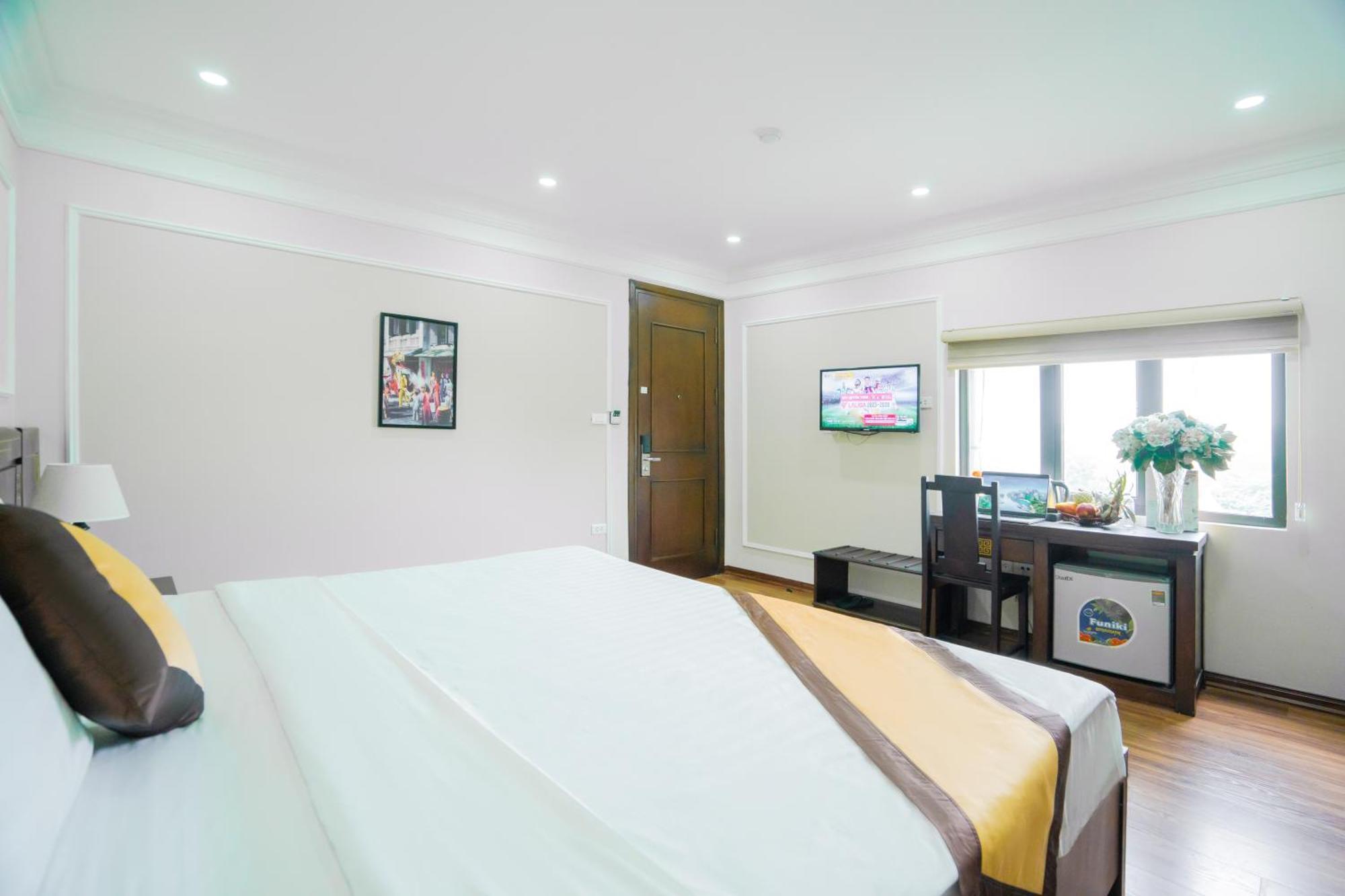 Ha Noi Lake View Hotel & Travel Hanoi Bagian luar foto