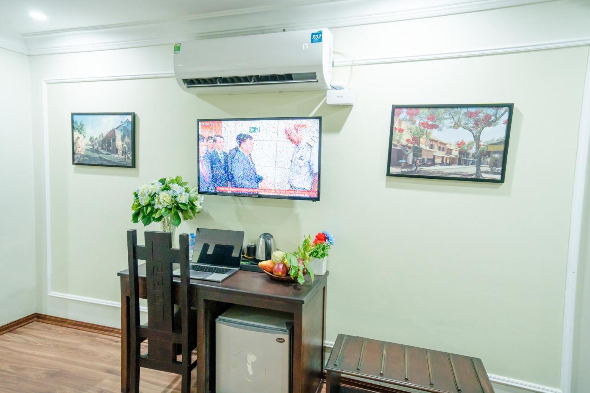 Ha Noi Lake View Hotel & Travel Hanoi Bagian luar foto