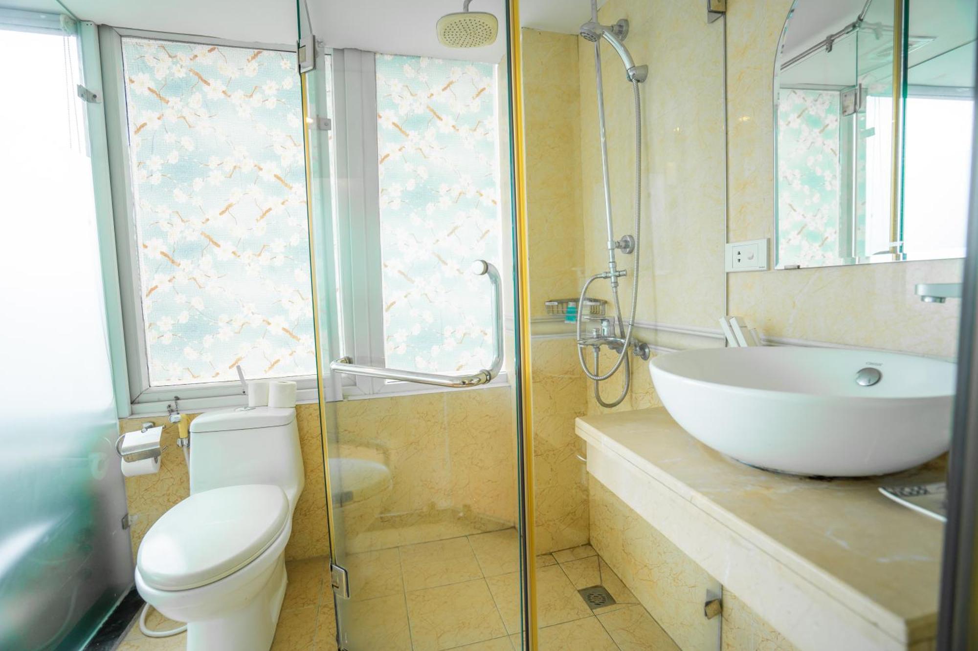 Ha Noi Lake View Hotel & Travel Hanoi Bagian luar foto