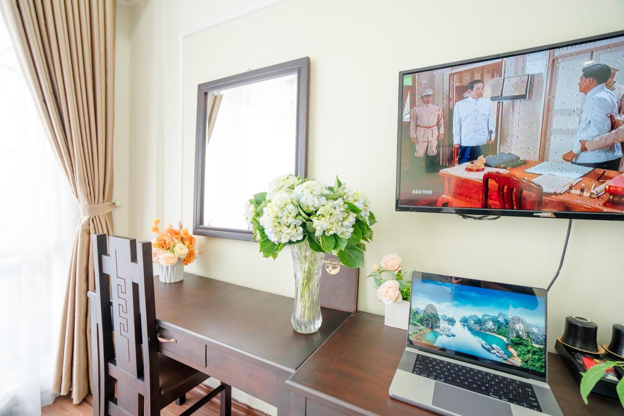 Ha Noi Lake View Hotel & Travel Hanoi Bagian luar foto