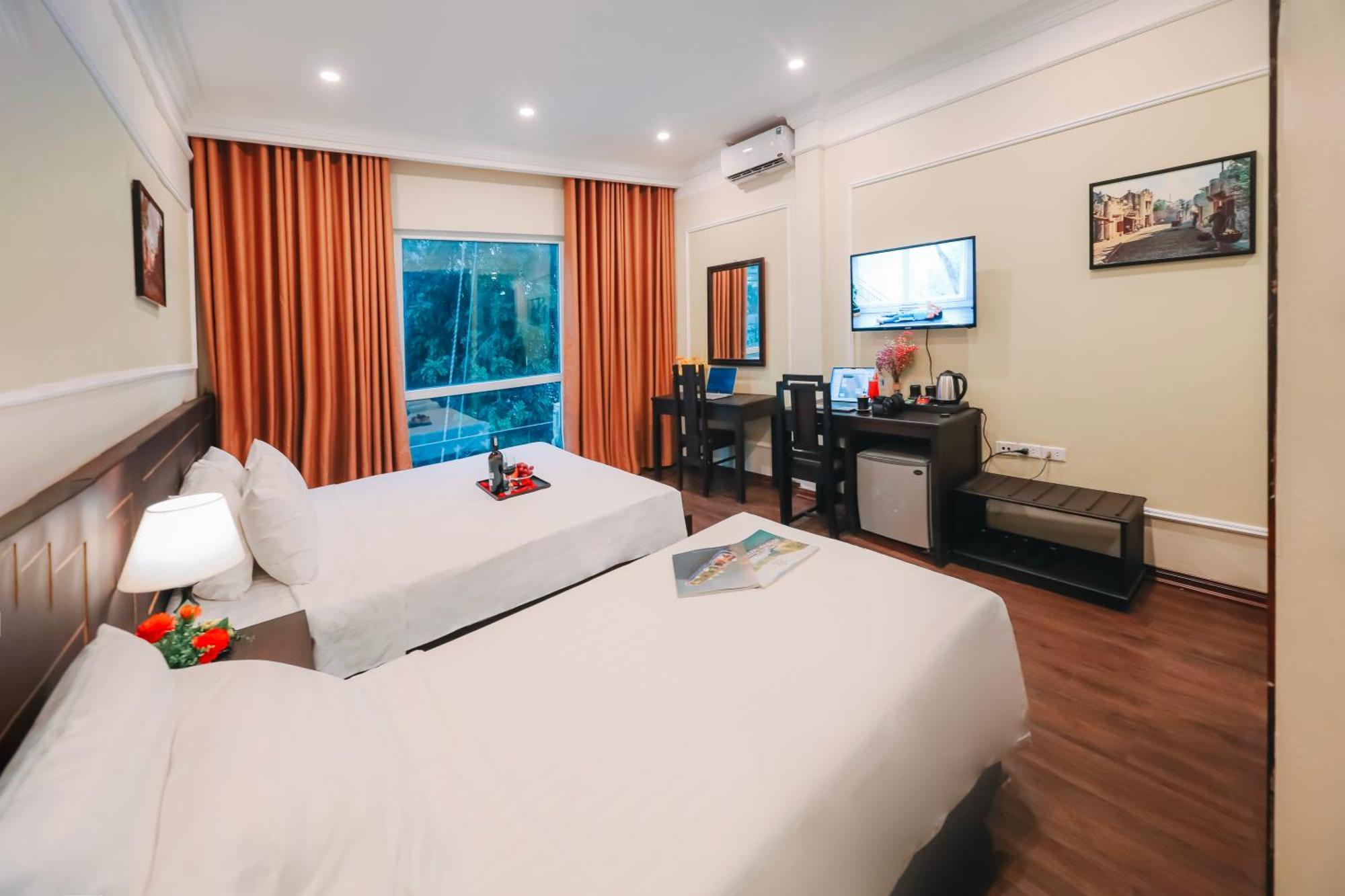 Ha Noi Lake View Hotel & Travel Hanoi Bagian luar foto