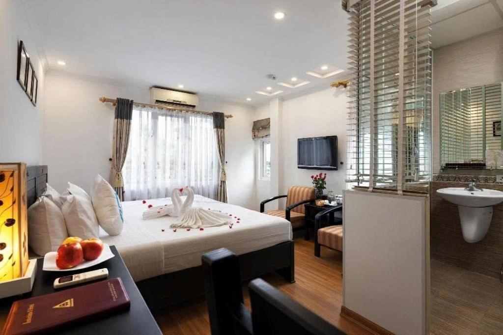 Ha Noi Lake View Hotel & Travel Hanoi Bagian luar foto
